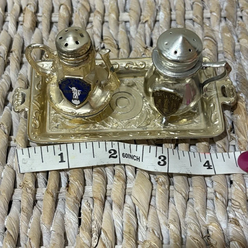 Vintage New York City Statue Of Liberty T Pot Salt And Pepper Shakers Set Kitchy